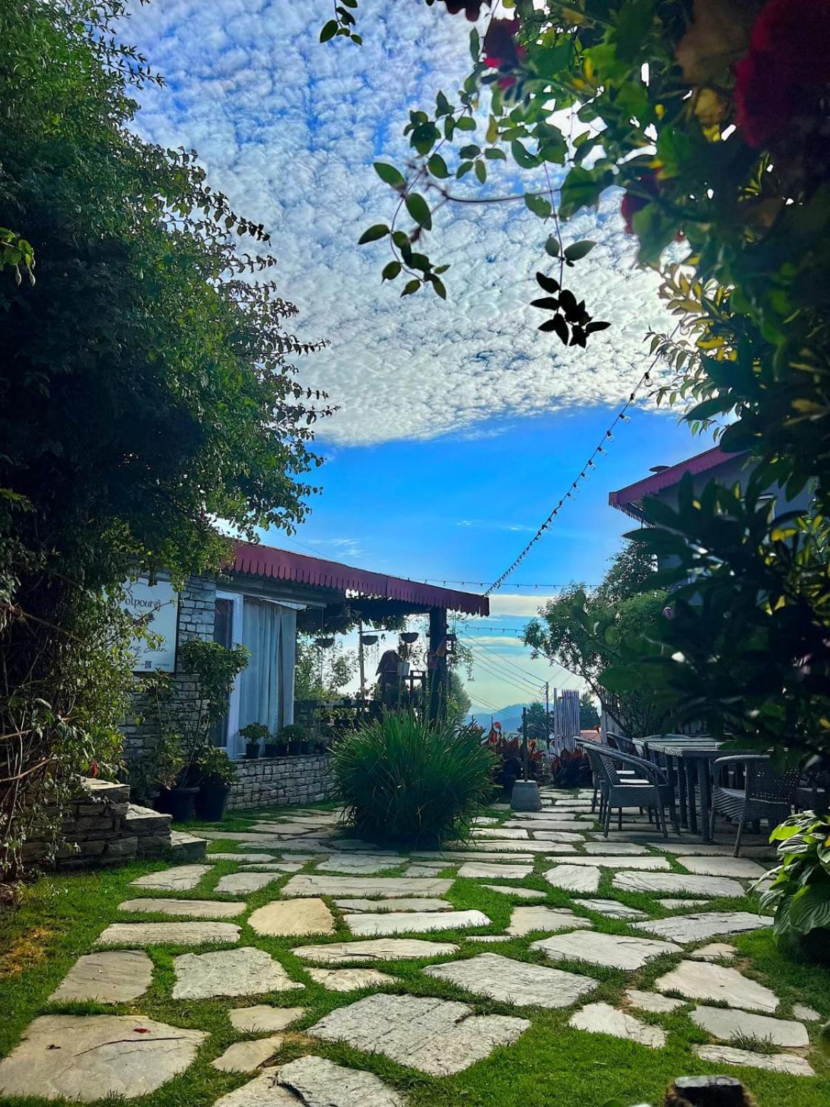 The Birdcage, Mukteshwar Hotel Екстериор снимка