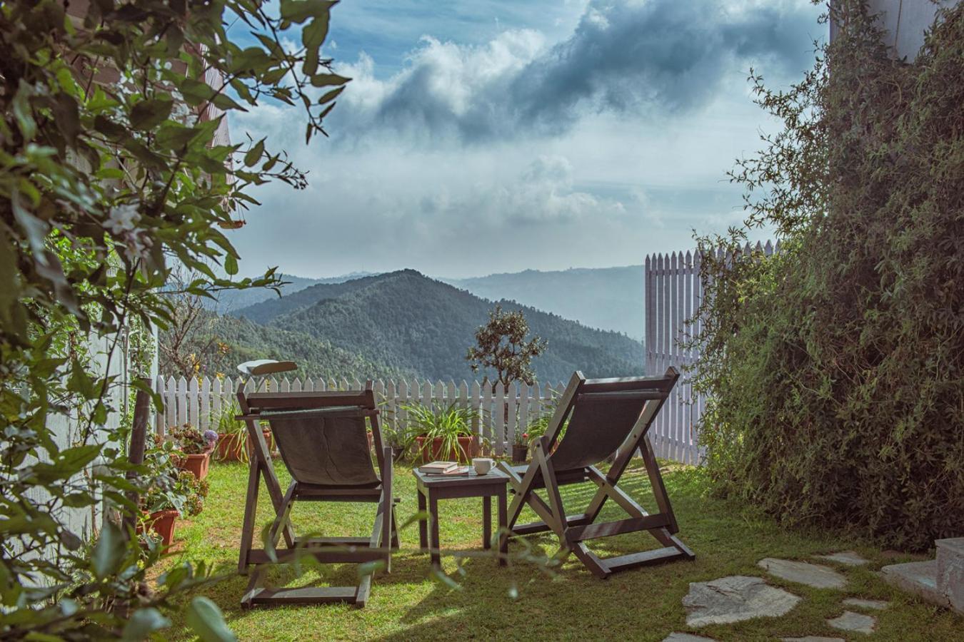 The Birdcage, Mukteshwar Hotel Екстериор снимка
